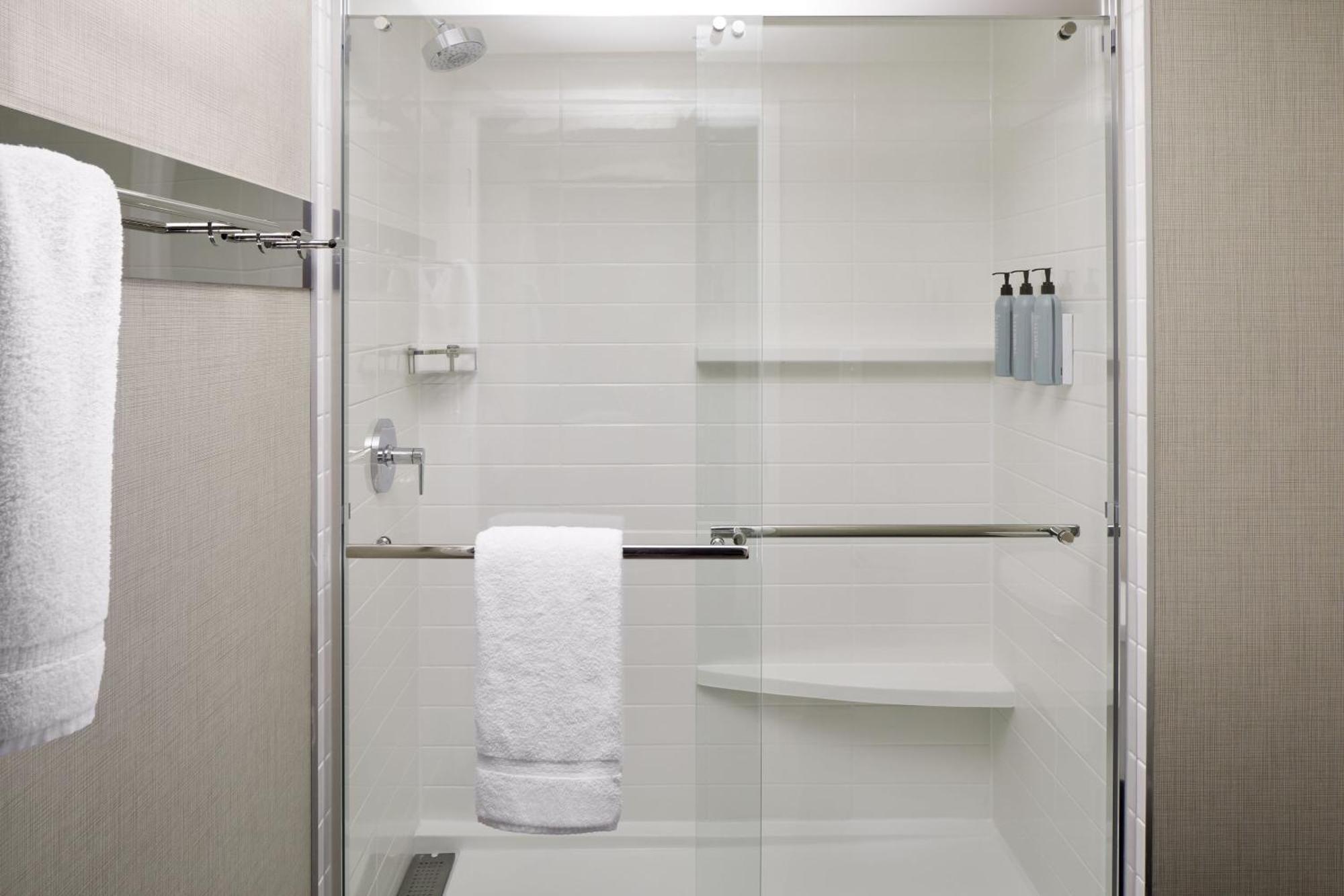 Residence Inn By Marriott Montreal Airport Dorval Zewnętrze zdjęcie
