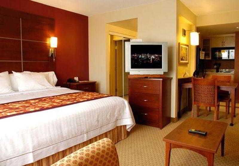 Residence Inn By Marriott Montreal Airport Dorval Zewnętrze zdjęcie